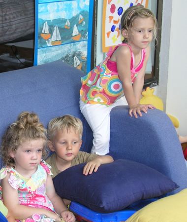 Csende, Emmy, Csoban and Grace at story time