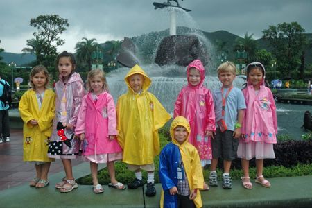 Julia, Caitlin, Grace, Csoban, Angus, Emmy, Chris & Tina